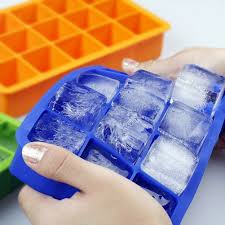 Easy Push Pop out Square Silicon Ice Cubes Tray 15 Cubes With Lid