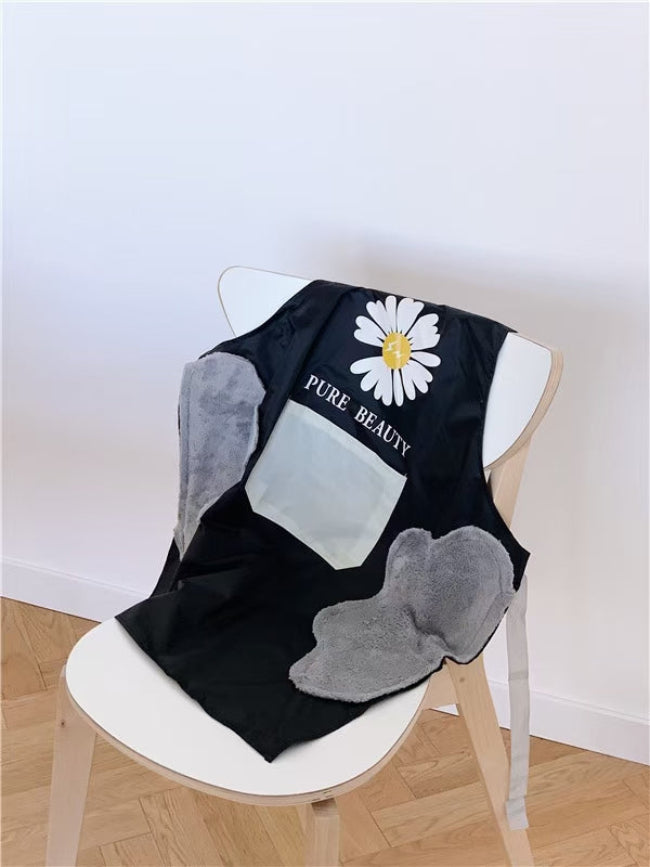 Unisex cute bear kitchen apron with center pocket and side hand towel patches, adjustable neck strap