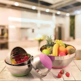 5 Piece Stainless Steel Mixing Storage Nesting Bowls Set with Lids And Silicone Bottom