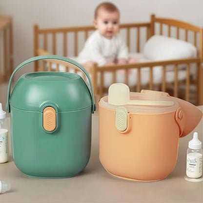 Portable milk powder dispenser sealed container