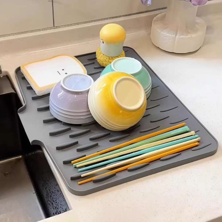 Silicone Dish Drying Mat for Kitchen Counter – Multifunctional, Foldable & Heat‑Resistant Sink Drainer Mat for Drip‑Free Drying