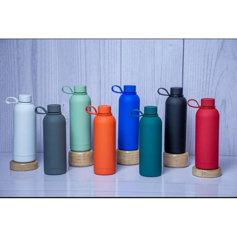 Stainless Steel Vacuum Insulated Water Bottle (750ML) – Smooth Rubber Finish | Keeps Cold/Warm 6–12 Hours
